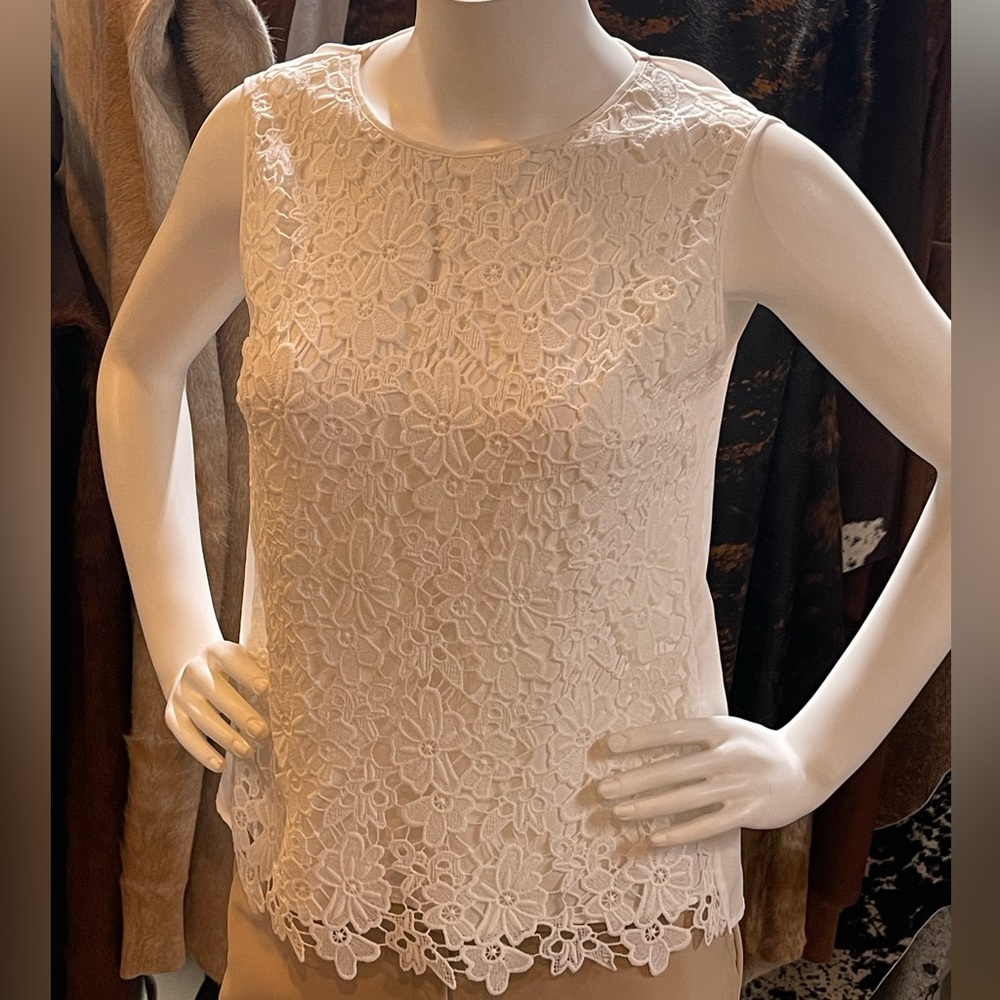 Liz Claiborne White Top Medium